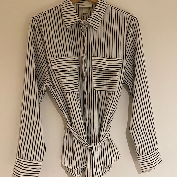 *NWT* Monki Black and White artsy striped blouse - Picture 2 of 4